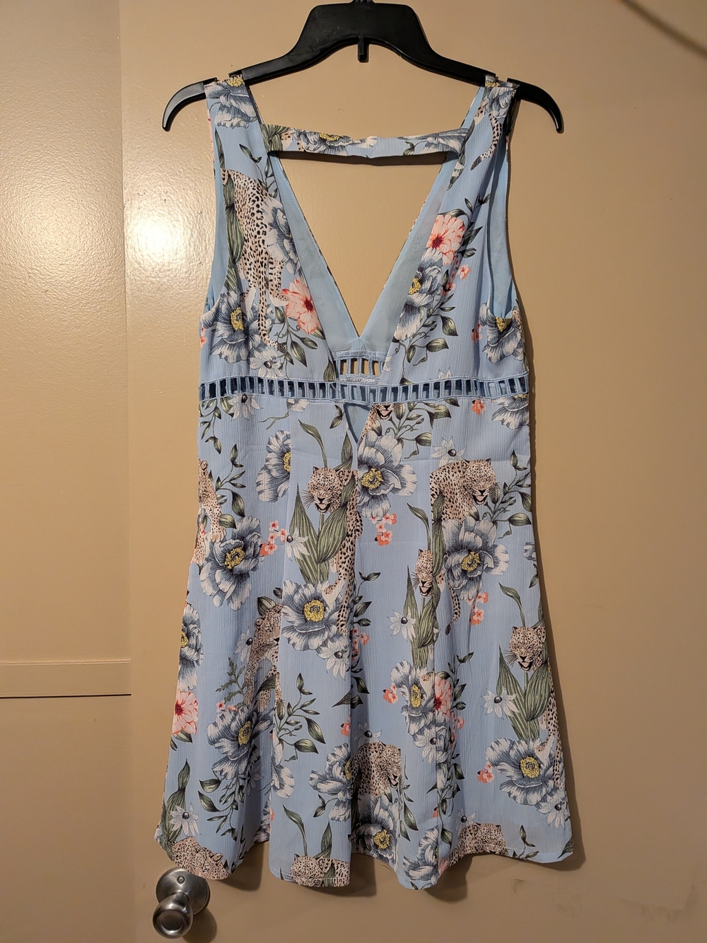 NWOT H&M Divided Light Blue Jungle
And Cheetah Print Dress - Picture 4 of 4